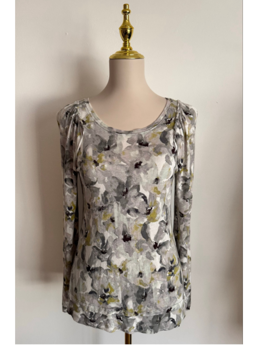 Women's Simply Vera Vera Wang Long Sleeve Tee Size S Grey Green Floral